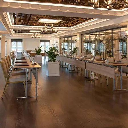 מלון Xheko Imperial Luxury & 5*