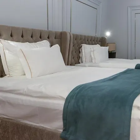 מלון Xheko Imperial Luxury & 5*