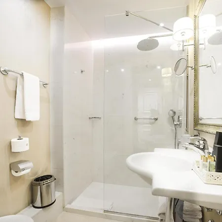 מלון Xheko Imperial Luxury & 5*