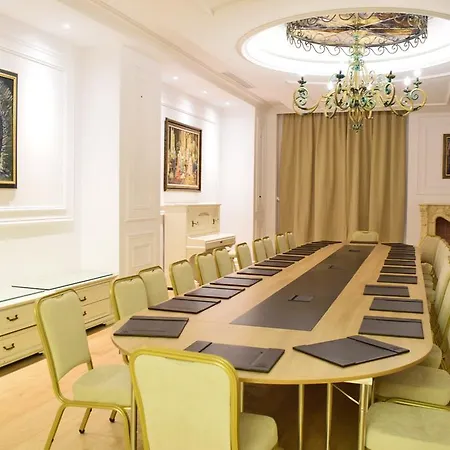 Xheko Imperial Luxury & טיראנה