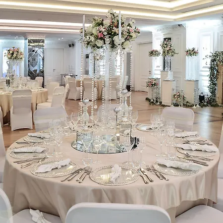 Xheko Imperial Luxury & מלון טיראנה